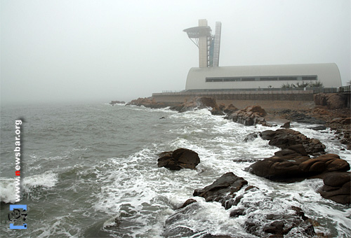 2008年6月17日，青岛奥帆赛区，风高浪急。