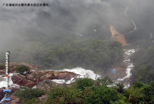 2008年7月13日，广东增城白水寨风景名胜区的瀑布。